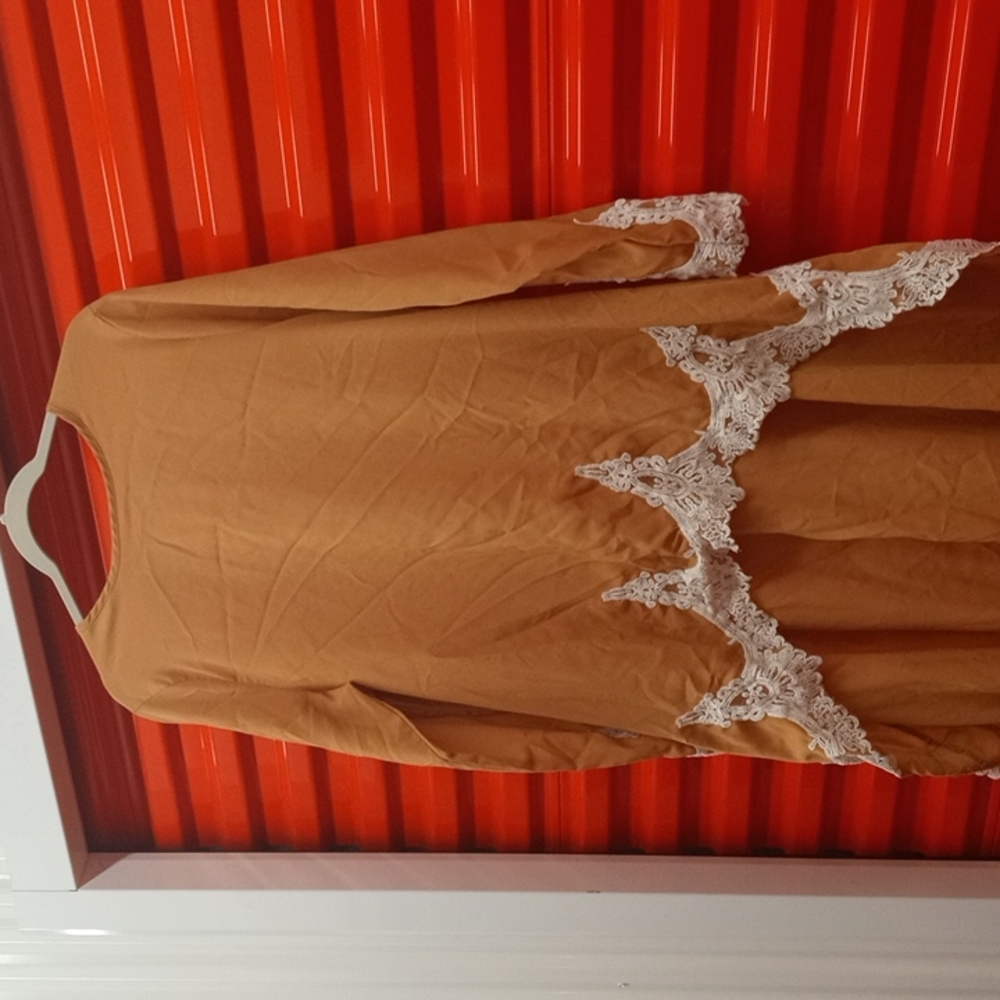 Women's tunic size medium